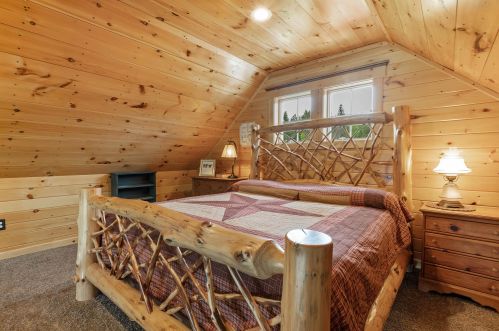 127 Bennett Hl Rd, Columbia NH  03576-3308 exterior