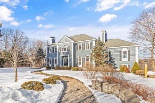 22 Dole Hill Ln, Boxford, MA 01921-1000
