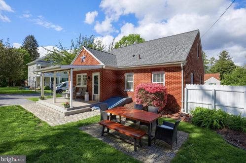 106 Roselle Ave, Lancaster PA  17603-6672 exterior