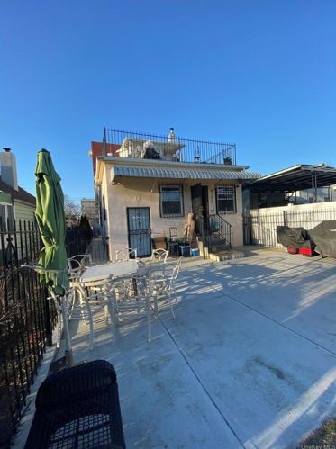 2140 Hermany Ave, Bronx, NY 10473-1342