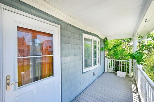 48 Lake St, North Lindenhurst NY  11757-5815 exterior