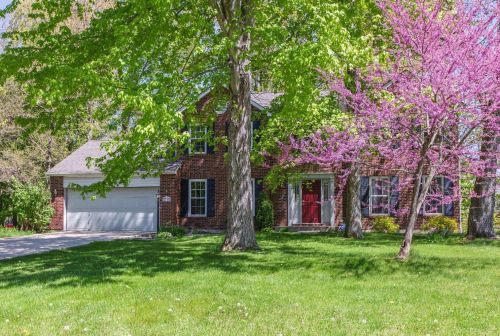 3742 White Chapel Ct, Amelia, OH 45102-1284