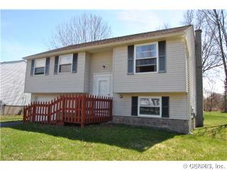 5823 Clover Meadow Ln, Canandaigua, NY 14425-9312