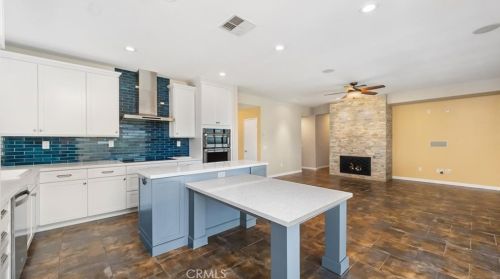 712 Windbound Ave, Beaumont CA  92223-7093 exterior