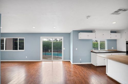 1260 Hoover St, Escondido CA  92027-1415 exterior
