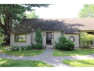 2 Crocus Ln, Farmington CT  06032-8005 exterior