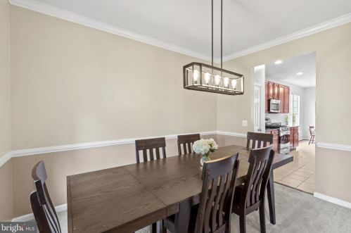 43 Stocks St, Lovettsville VA  20180-8643 exterior