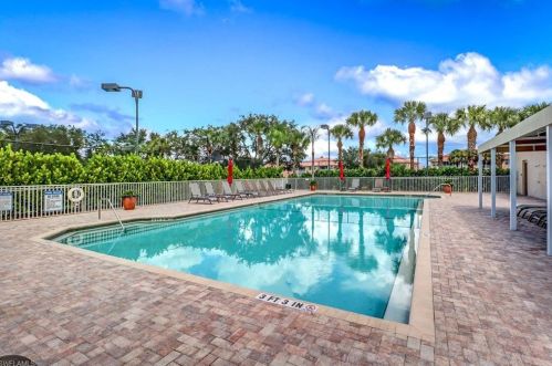 2042 Morning Sun Ln, Naples FL 34119-3323 exterior