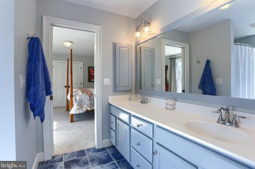 644 Southridge Dr, Navy Sup Dpt PA  17055-6025 exterior