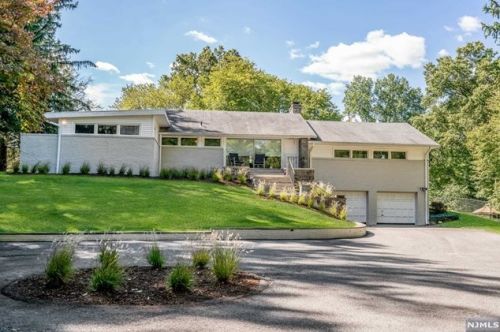 970 Saddle River Rd, Ho Ho Kus, NJ 07423-1209