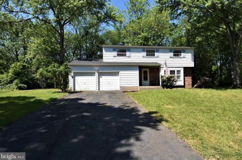13 Saxony Dr, Riverton NJ  08077-4389 exterior