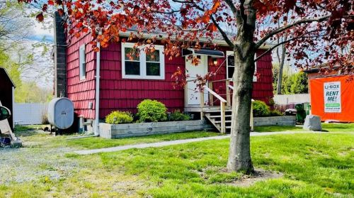 78 Brown Rd, New Hamburg, NY 12590-6019