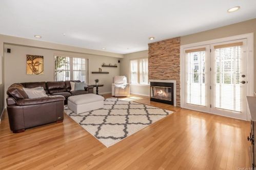 75 Hartsdale Ave, Hartsdale, NY 10530-1668