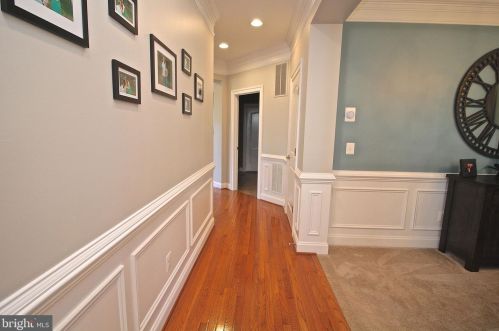 16143 Woodley Hills Rd, Haymarket VA  20169-4941 exterior