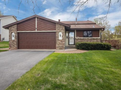 1956 Covington Ln, Saint Paul, MN 55122-3613