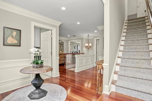 77 Tackora Trl, Ridgefield CT  06877-3028 exterior