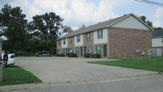 2318 Raleigh Ct, Clarksville TN  37043-1875 exterior