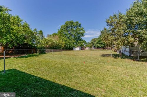 1201 Dewberry Dr, Fredericksburg VA  22407-4881 exterior