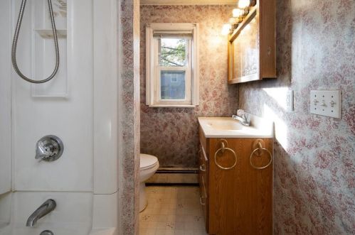 12 Vireo St, North Providence RI  02904-4724 exterior