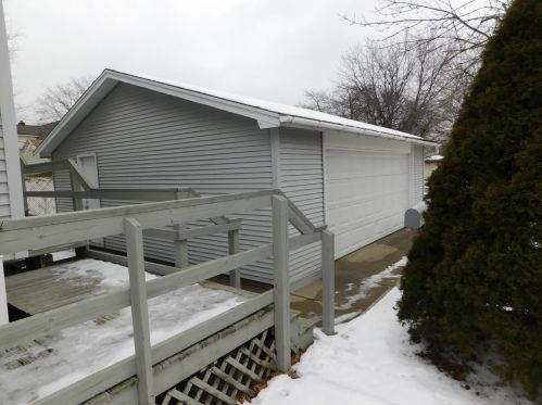 8837 Parrish Ave, Hammond, IN 46322-2111