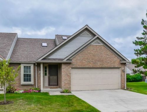 5550 Dorrington Ave, Canton, OH 44721-3238