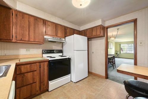 3959 Boulevard Dr, Pittsburgh PA  15217-2619 exterior