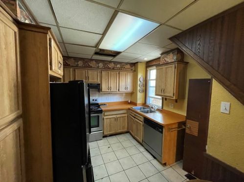 1801 Ridge Ave, New Kensington, PA 15068-4039