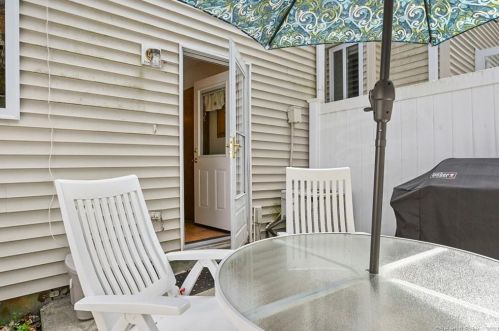 24 Winesap Ct, Ansonia CT  06401-3343 exterior