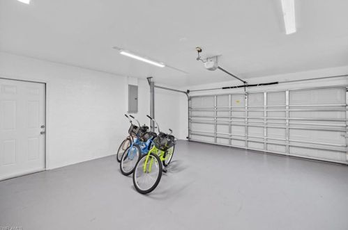 10461 Regent Cir, Naples FL  34109-1571 exterior