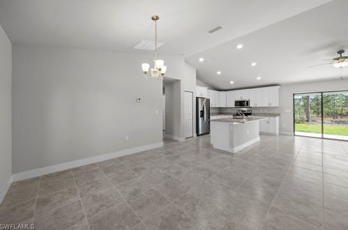 915 Venice Ave, Lehigh Acres, FL 33971-5229