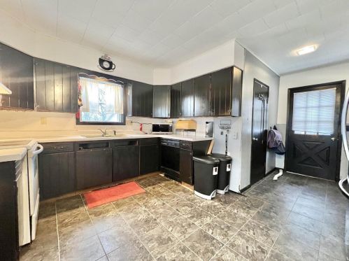 609 Milwaukee Rd, Clinton, WI 53525-9136