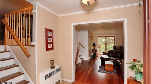 4 Jayne Ter, Skyline Lakes, NJ 07456-1857