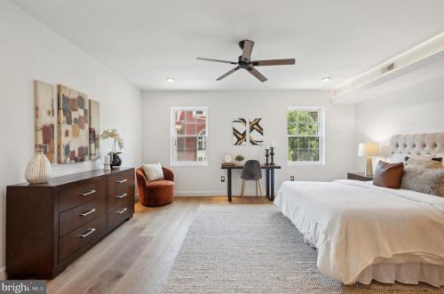 2037 Locust St, Philadelphia PA  19103-5613 exterior