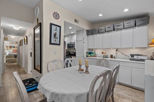 26132 Huerta Dr, Santa Clarita, CA 91355-3339