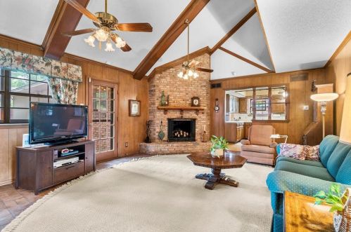 9520 Dartridge Dr, Dallas, TX 75238-1824