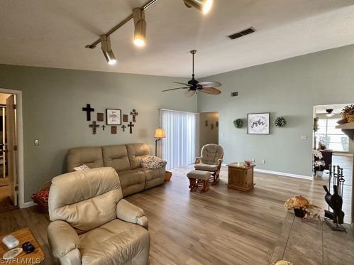 9725 Maplecrest Cir, Lehigh Acres, FL 33936-5950