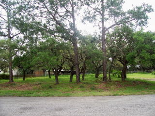 220 Sunset Dr, Rockport, TX 78382-7017