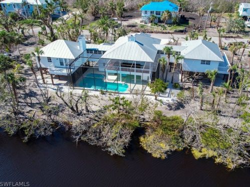 9484 Peaceful Dr, Sanibel, FL 33957-4213