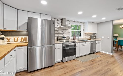 37 Royal Pines Blvd, Beaufort SC  29907-1921 exterior