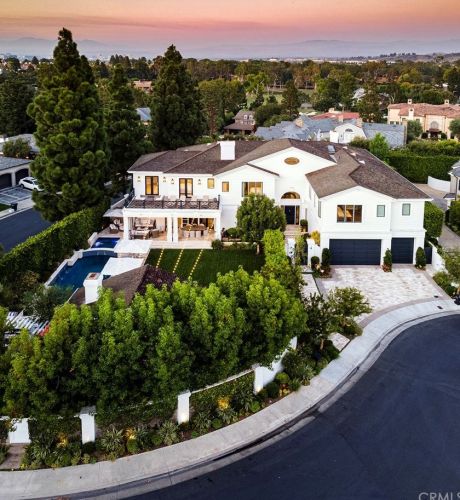 4 Torrey Pines Ln, Newport Beach, CA 92660-5138