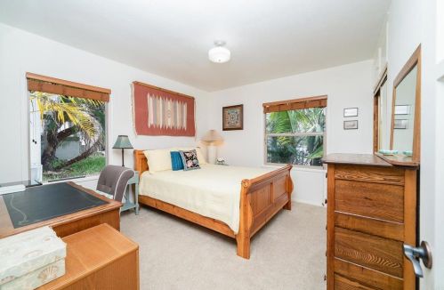 4438 Pescadero Ave, San Diego CA 92107-3629 exterior