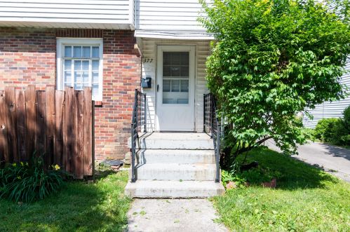 377 Greenwood St, Marion, OH 43302-2549