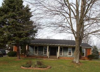 8703 Jen Ct, Louisville, KY 40299-1316