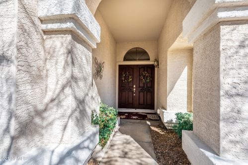 7384 Taro Ln, Glendale, AZ 85308-5657