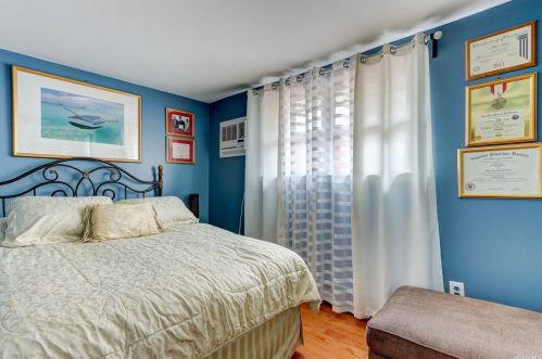 90 Mckee St, Floral Park NY  11001-1618 exterior