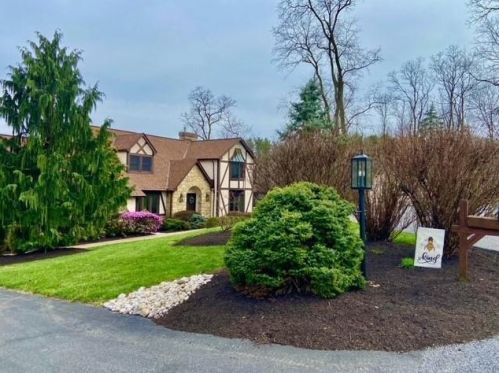 6405 Winding Rd, Coopersburg, PA 18036-8958