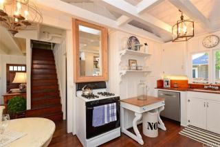 249 Cypress Dr, Laguna Beach CA  92651-1718 exterior