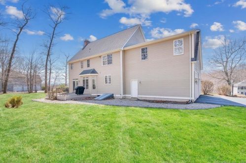 33 Blue Heron Dr, East Hampton CT  06424-1368 exterior