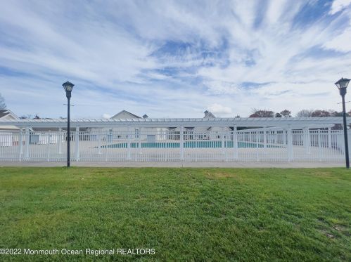 36 Winding River Rd, Lakewood NJ  08701-5733 exterior