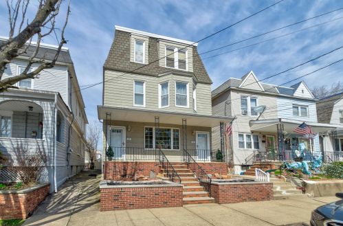 25 4th St, Bayonne, NJ 07002-4253